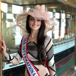 Meet your Posher, Hailee